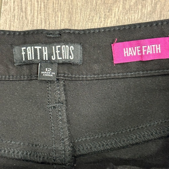 Women's Faith Jeans 12 Large Shorts Black Jean Denim Hi Rise Stud Stretch NWT - Picture 8 of 9